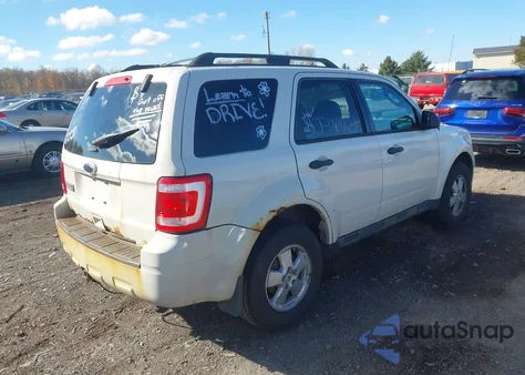 2011 Ford Escape Xlt Automatic z USA, uszkodzony, nr VIN 1FMCU9DG7BKB68752